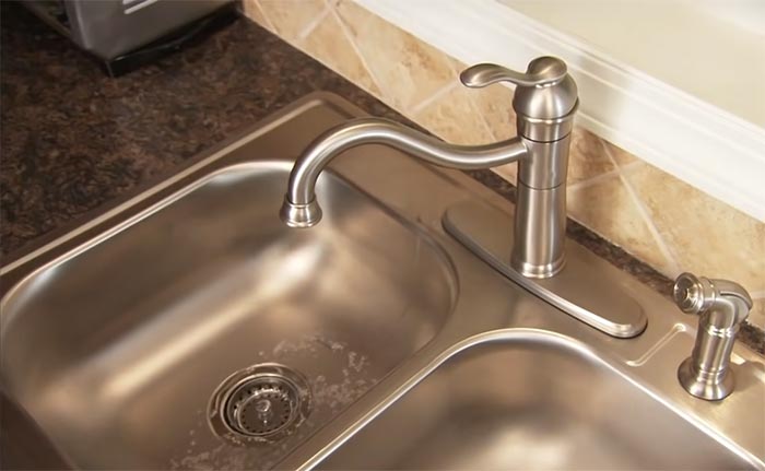 Tighten a single handle kitchen sink faucet