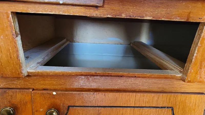Remove old kitchen drawers