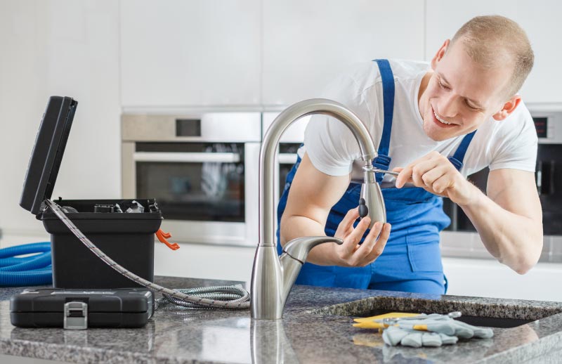 Remove a Delta kitchen sink faucet aerator